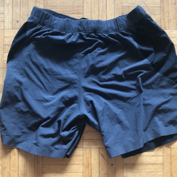 Lululemon jogging shorts - Picture 5 of 5